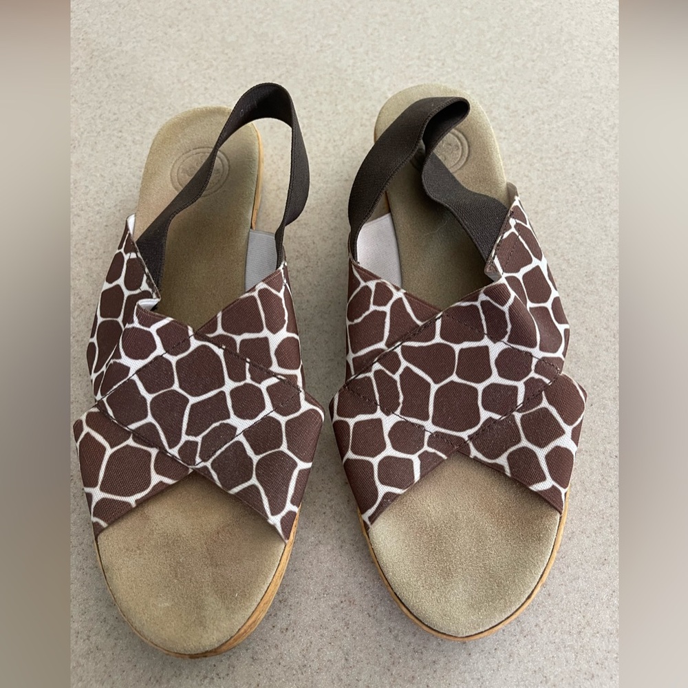 Charleston shoe co, giraffe print sandals, 1 inch heel, size 8